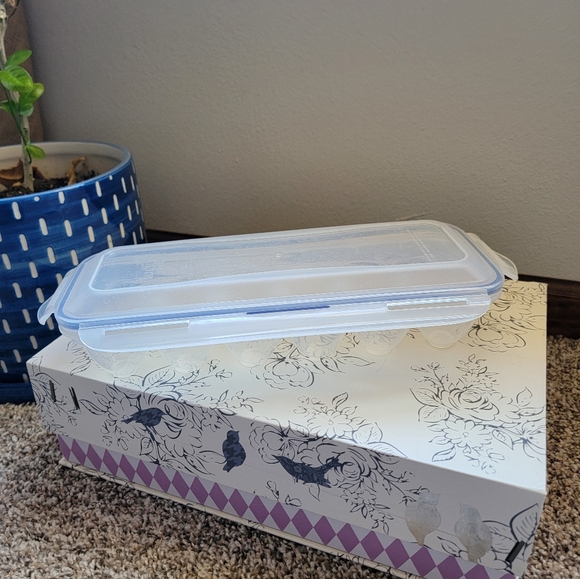 Plastic Egg saver with lid - Picture 2 of 8